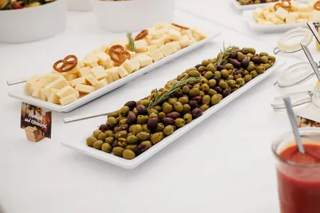 Oliven, Käse und Antipasti
